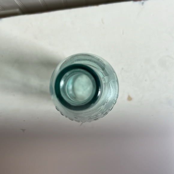 VINTAGE CLICQUOT CLUB TRADE MARK SODA BOTTLE Aqua Embossed Blue Green Glass - Picture 10 of 13